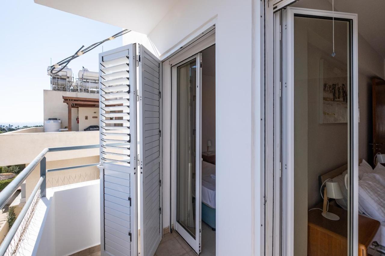 The Saline Views Makenzy Apartment Larnaca Exterior foto